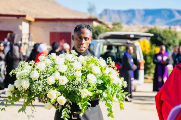 Funeral-Service-Burial-Cover-Flowers-Carrier